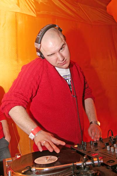 Полный сет выступления в клубе Тусе DJ Jazz и MC Ribik (2006)